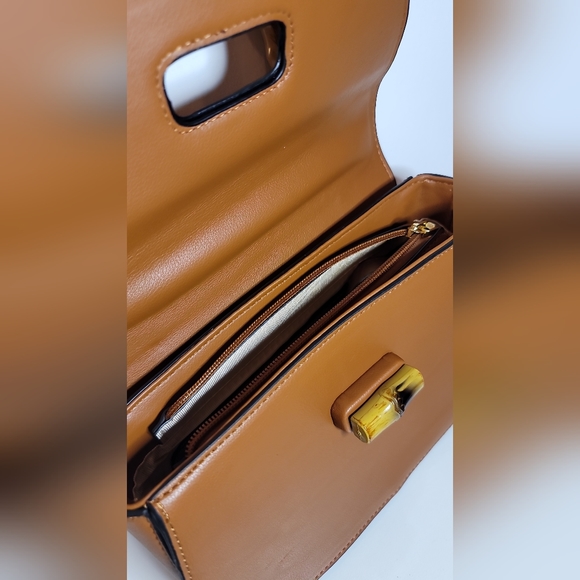 Handbags - Picture 4 of 12